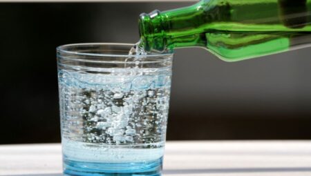 Maden Suyu Nedir? Maden Suyunun Faydaları Nelerdir? Maden Suyunun Zararı Var mıdır?