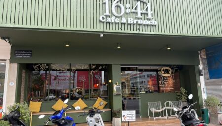 16:44 Cafe & Brunch – Phuket Tayland